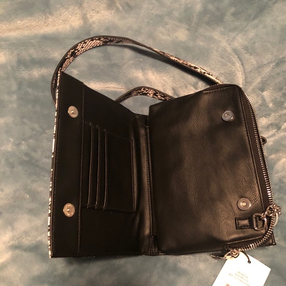 NWT Snake print crossbody purse - Picture 3 of 6